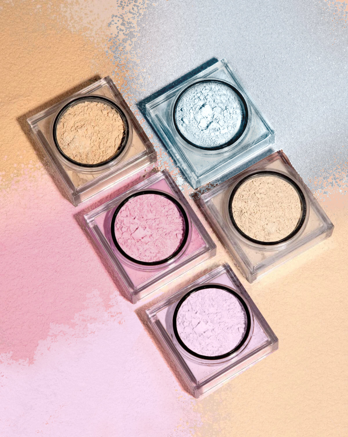 Alle fünf Farben von meinem losen Puder, in den folgenden Nuancen: Medium to Dark, Cherry Blossom, Lavender, Ice Blue und Light to Medium- von Carter B. Beauty