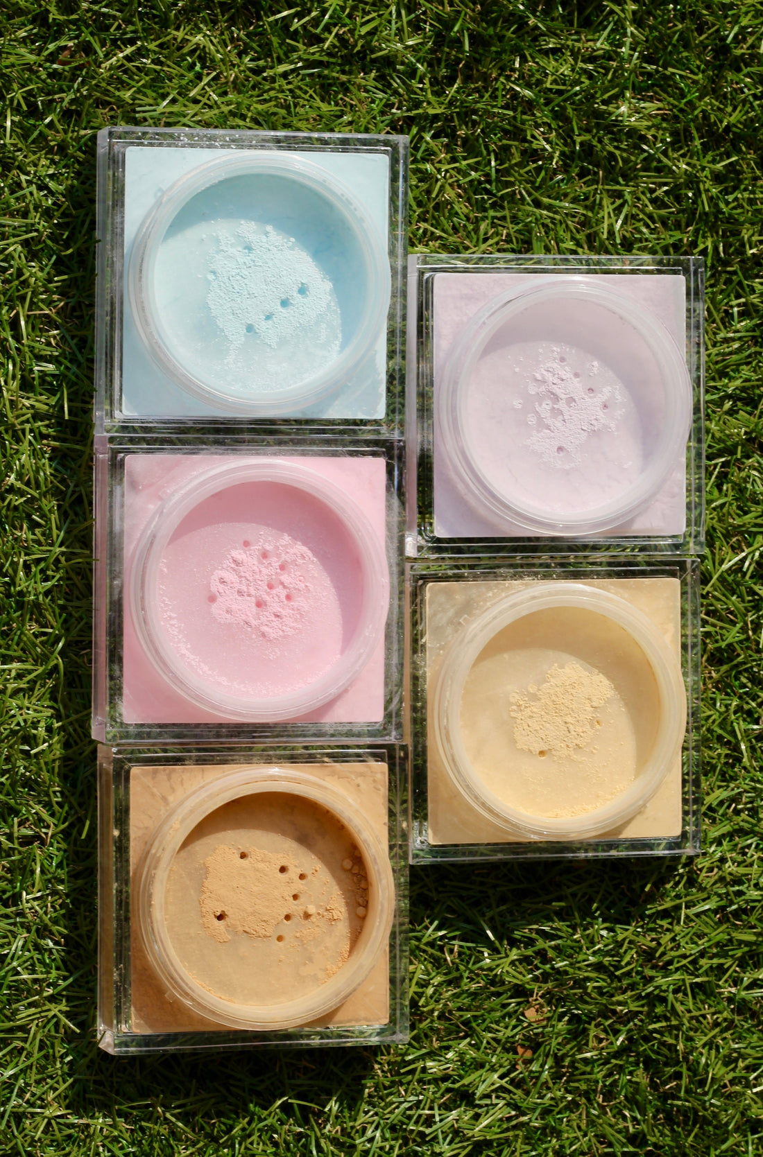 Farbspektakel: Warum unser buntes Puder dein Make-up revolutioniert