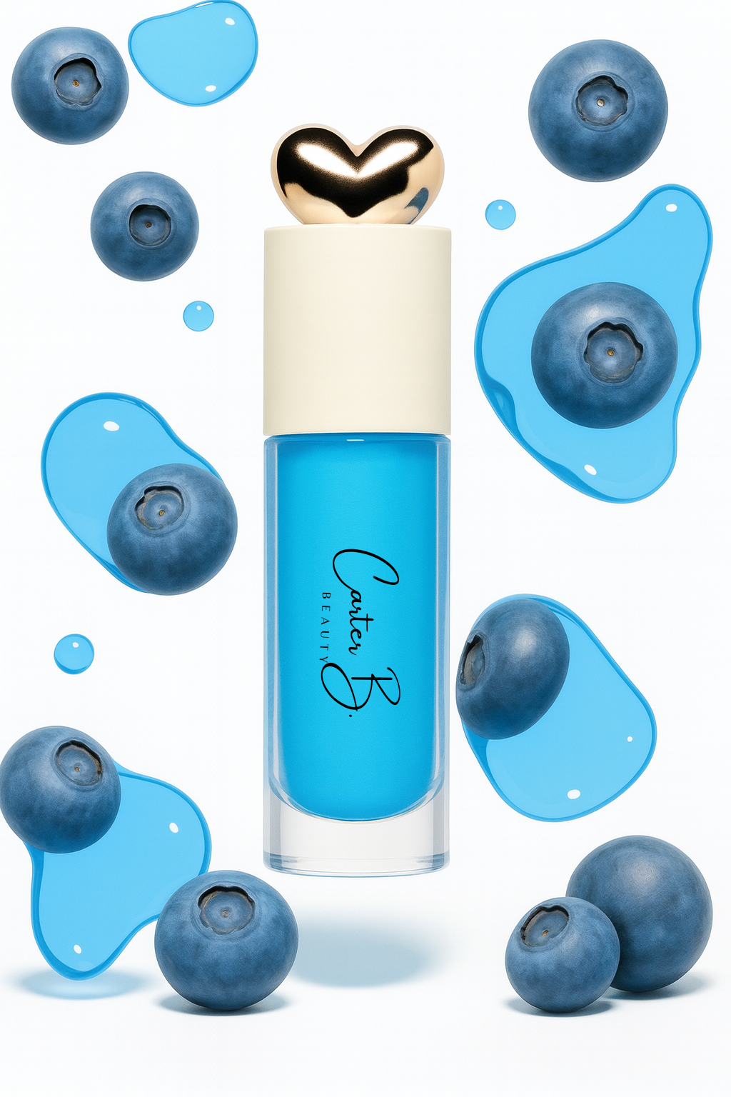 Carter B. Beauty Lippenöl in der Farbe BLUEBERRY – feuchtigkeitsspendendes, natürliches Lip Oil mit kühlen Akzenten und pflegender Formel, präsentiert vor einem beerigen Hintergrund. (stehend)
