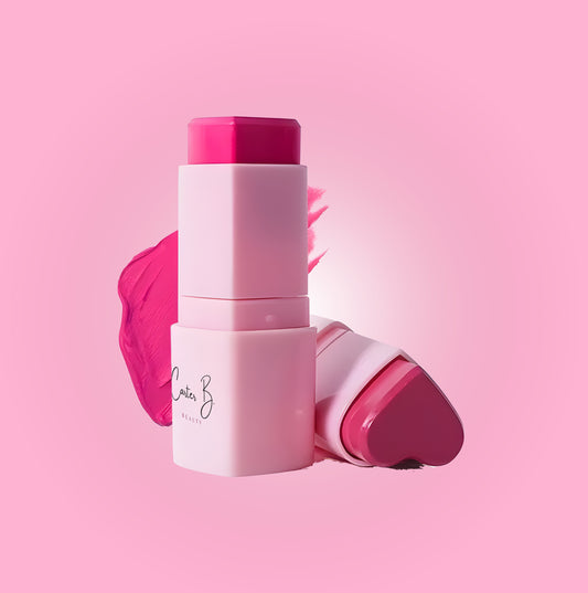 Ein intensiv pinker Blush Stick, welcher für die Wangen, Augen und Lippen verwendet werden kann, in der Farbe Princess  - von Carter B. Beauty