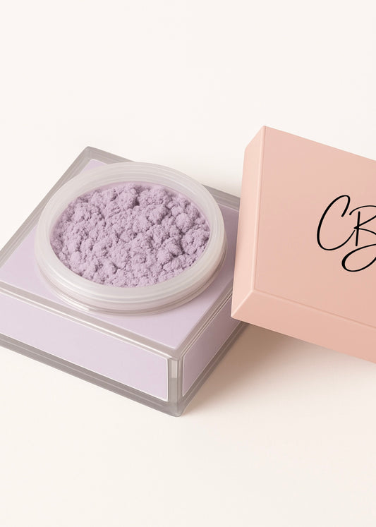 Ein loses Puder in einem kühlen Lilaton, für jeden Hauttypen (Farbe 12/ lavender) - von Carter B. Beauty